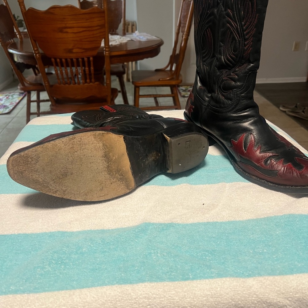 Black and Red Cowboy Boots - Picture 4 of 7